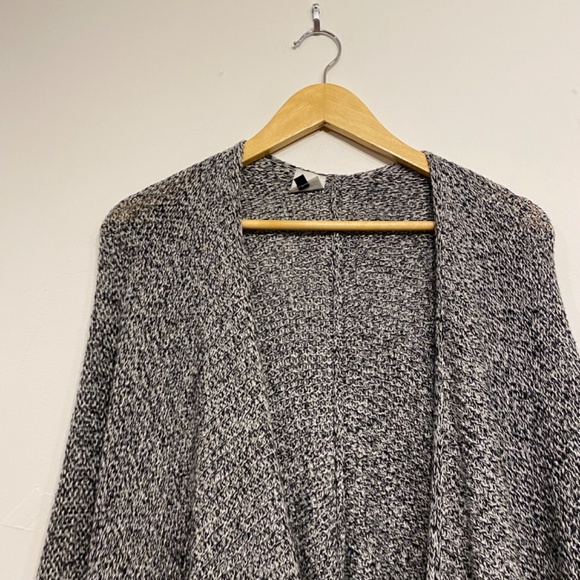 Cabi 3361 Black and White Fringe Knit Oversized Poncho Cape Shawl One Size - Picture 4 of 5